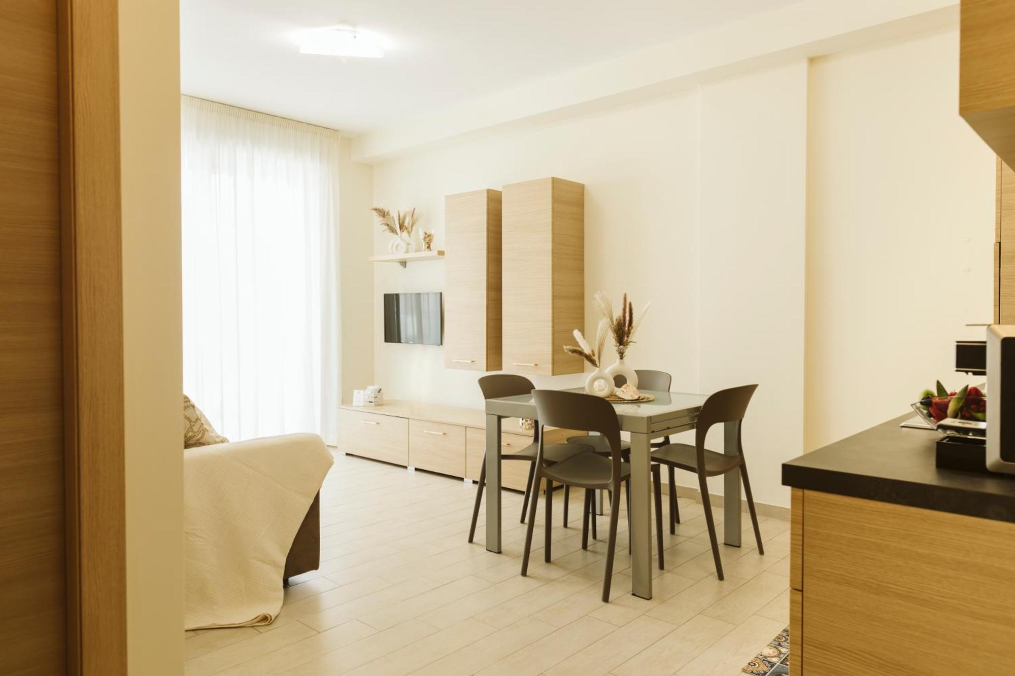Residenze Roscioli Aparthotel Roseto Degli Abruzzi Exterior photo
