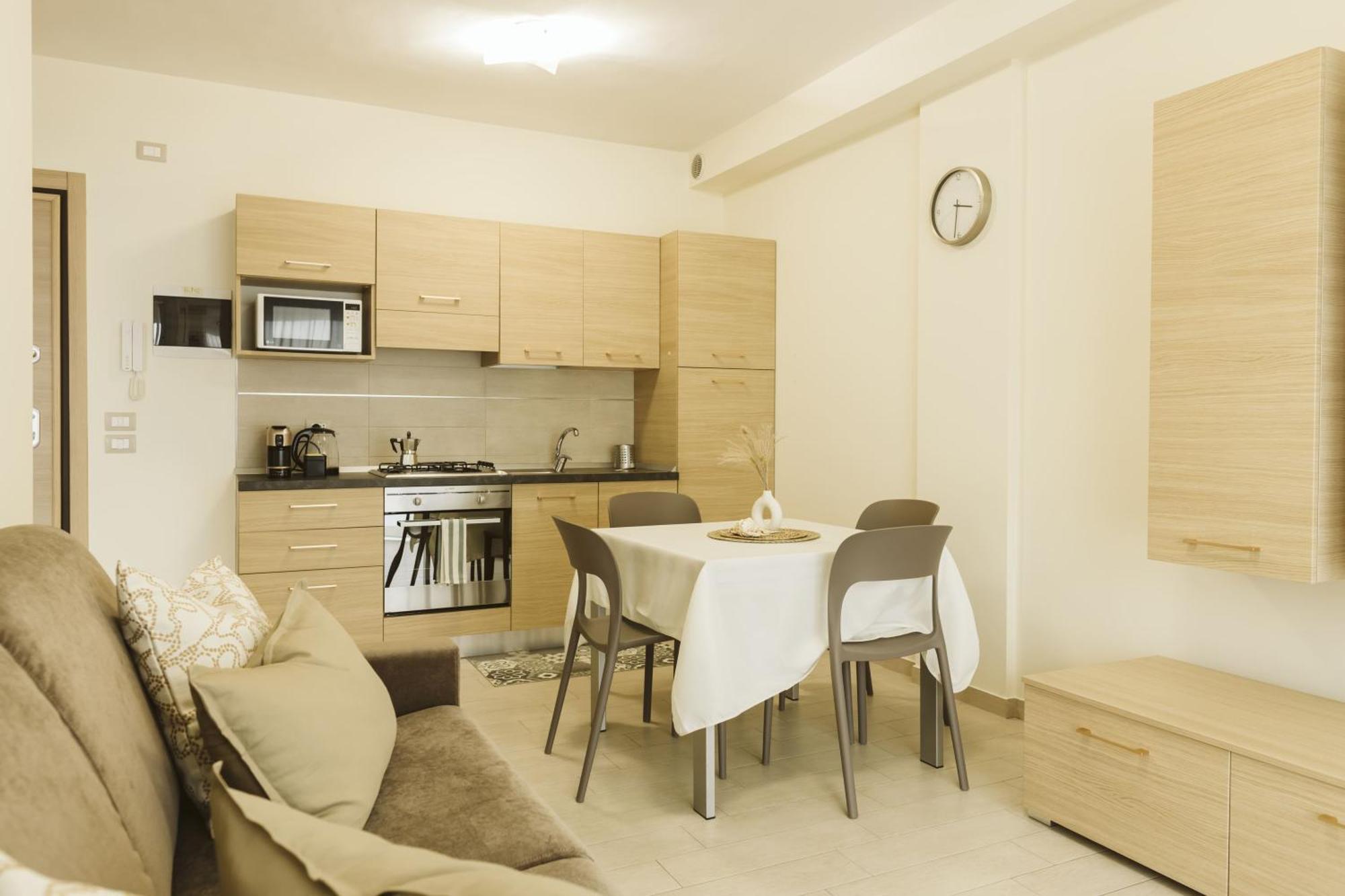 Residenze Roscioli Aparthotel Roseto Degli Abruzzi Exterior photo